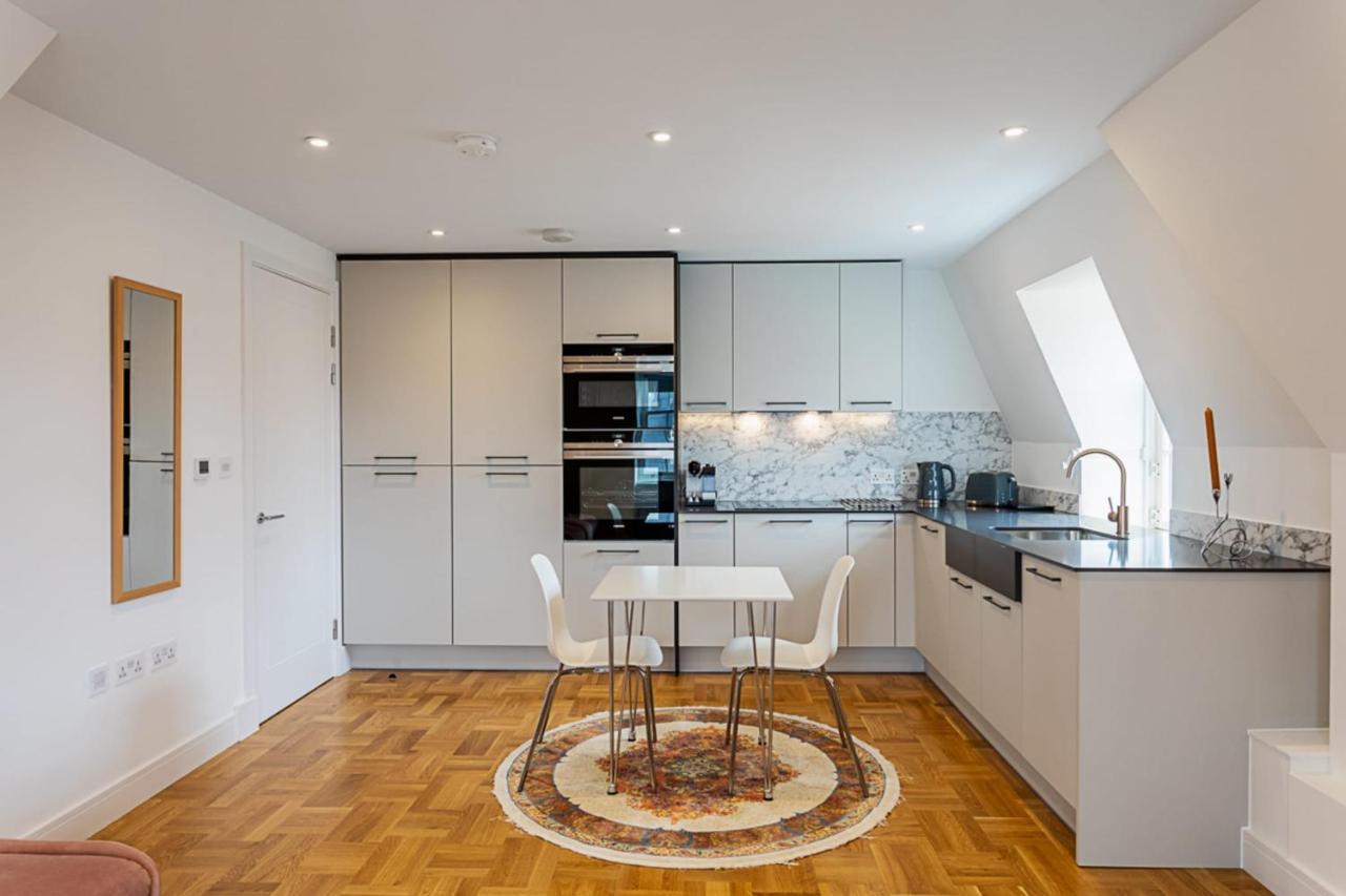 Modern And Stylish Apartment In West Kensington Londres Exterior foto